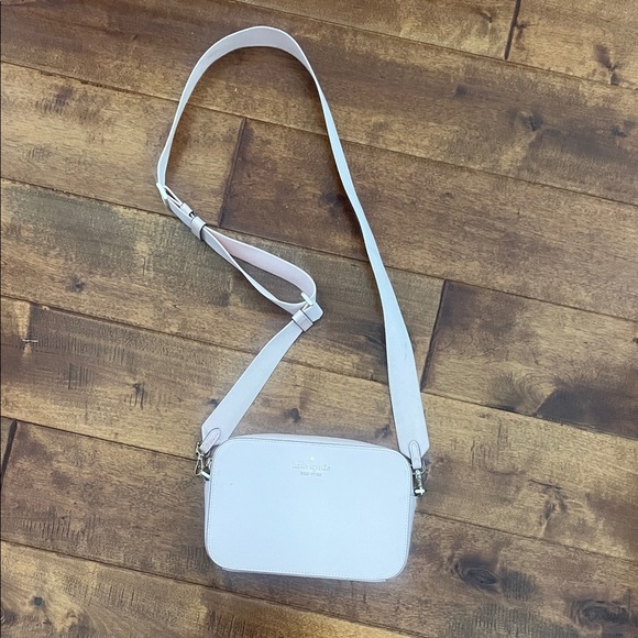 kate spade Handbags - Kate Spade Light Pink Crossbody Bag